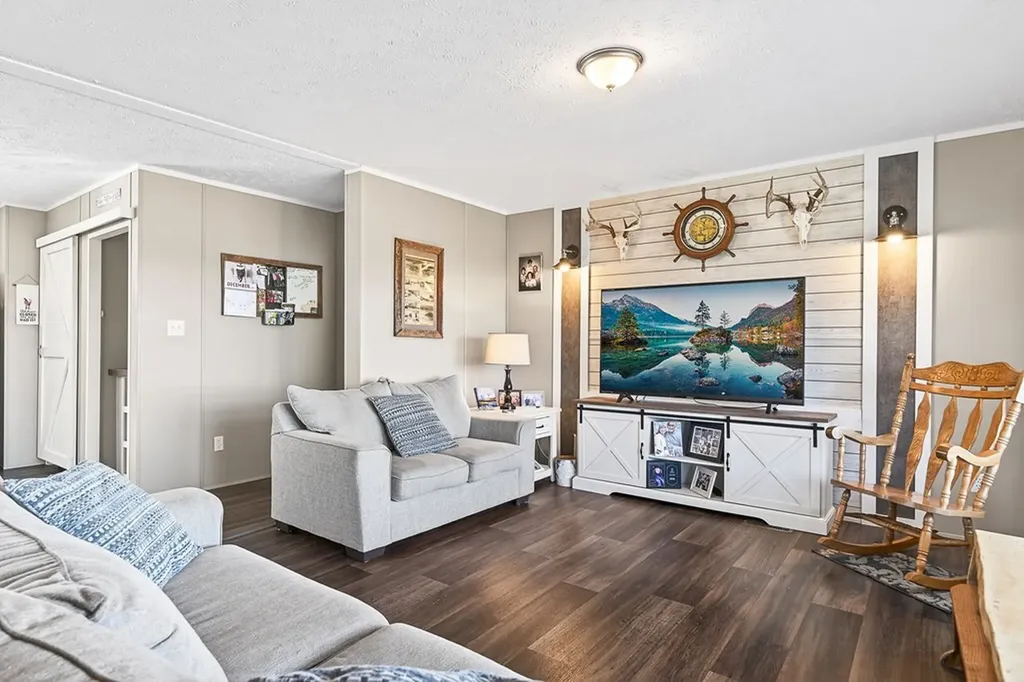 39 Old Highway 52 Celina MS 39551