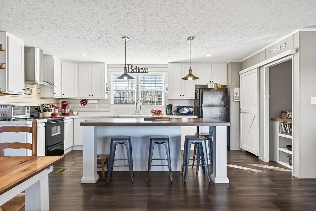 39 Old Highway 52 Celina MS 39551