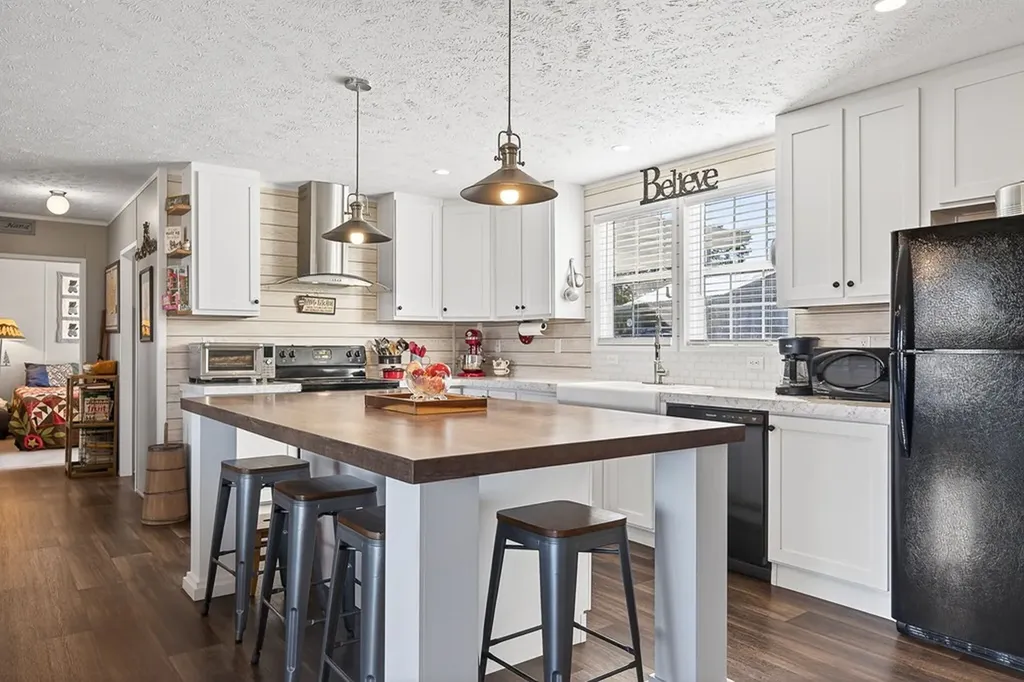 39 Old Highway 52 Celina MS 39551