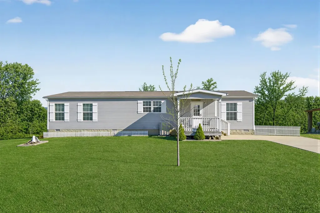 39 Old Highway 52 Celina TN 38551