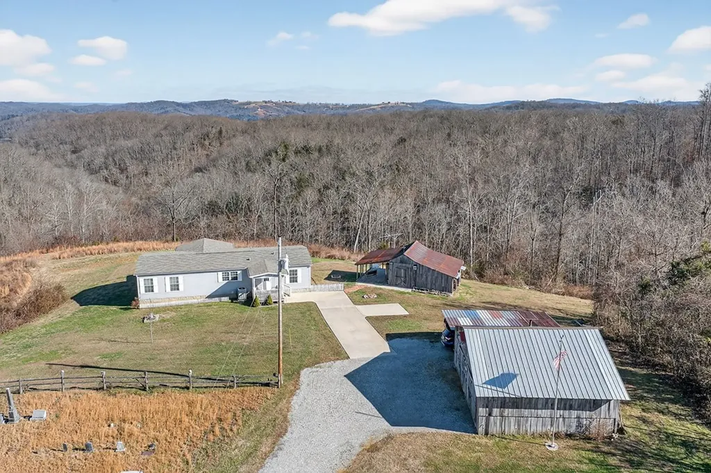 39 Old Highway 52 Celina MS 39551