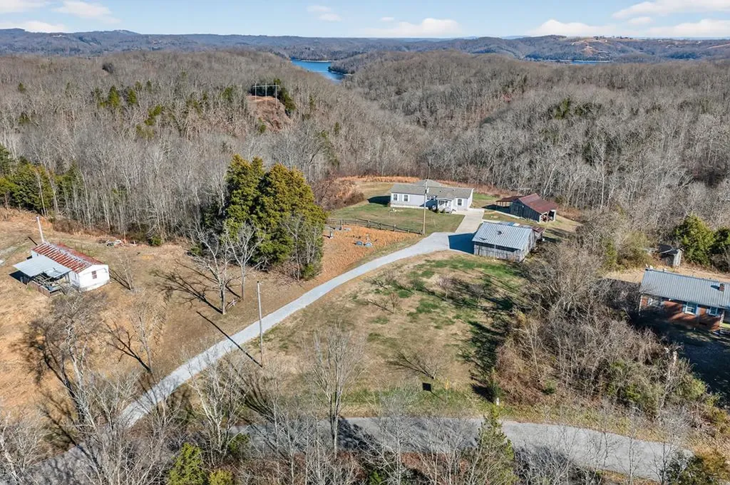 39 Old Highway 52 Celina MS 39551