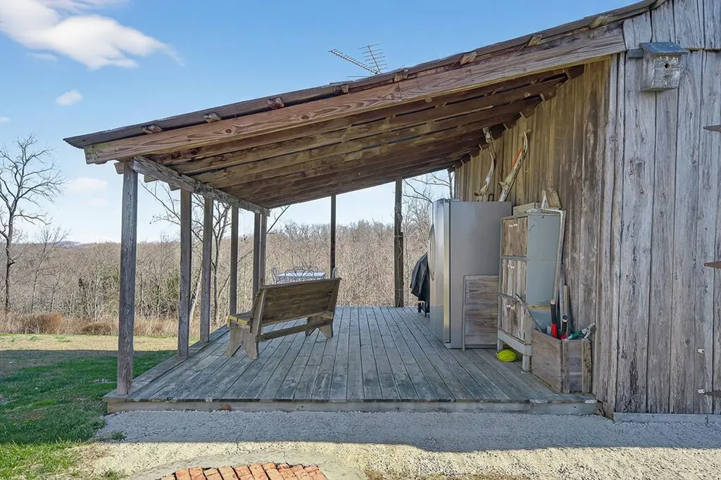 39 Old Highway 52 Celina MS 39551