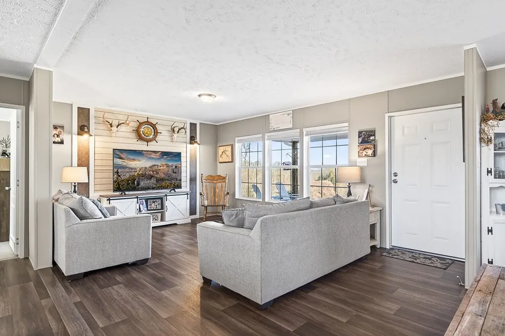 39 Old Highway 52 Celina MS 39551