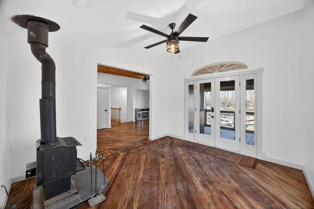 804 Standing Stone Park Highway Hilham TN 38568