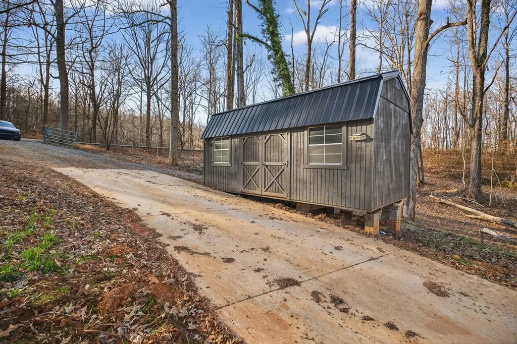 804 Standing Stone Park Highway Hilham TN 38568