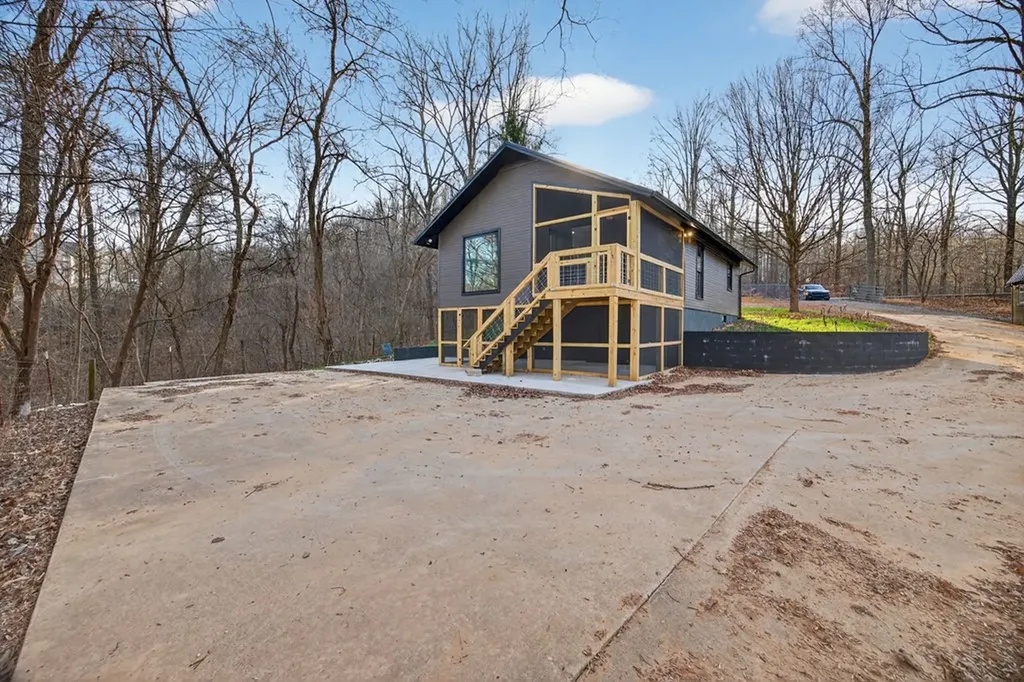 804 Standing Stone Park Highway Hilham TN 38568