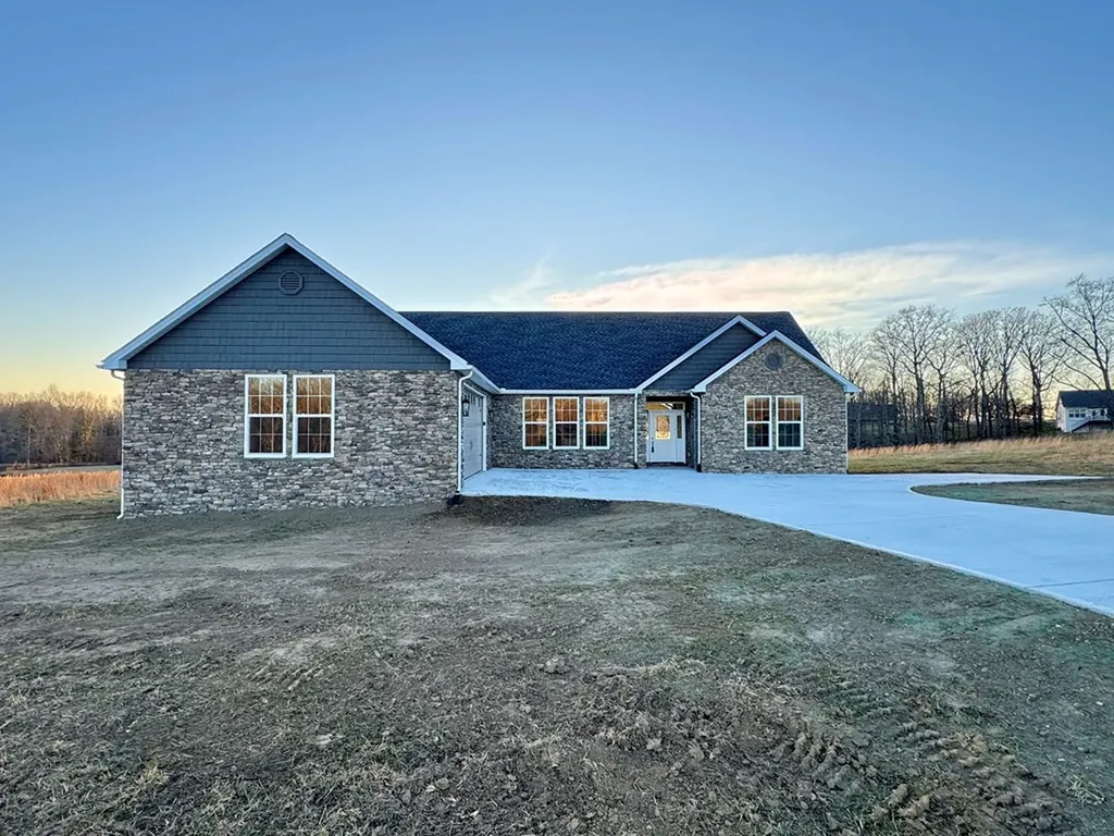 62 Whitson Lanne Crossville TN 38572