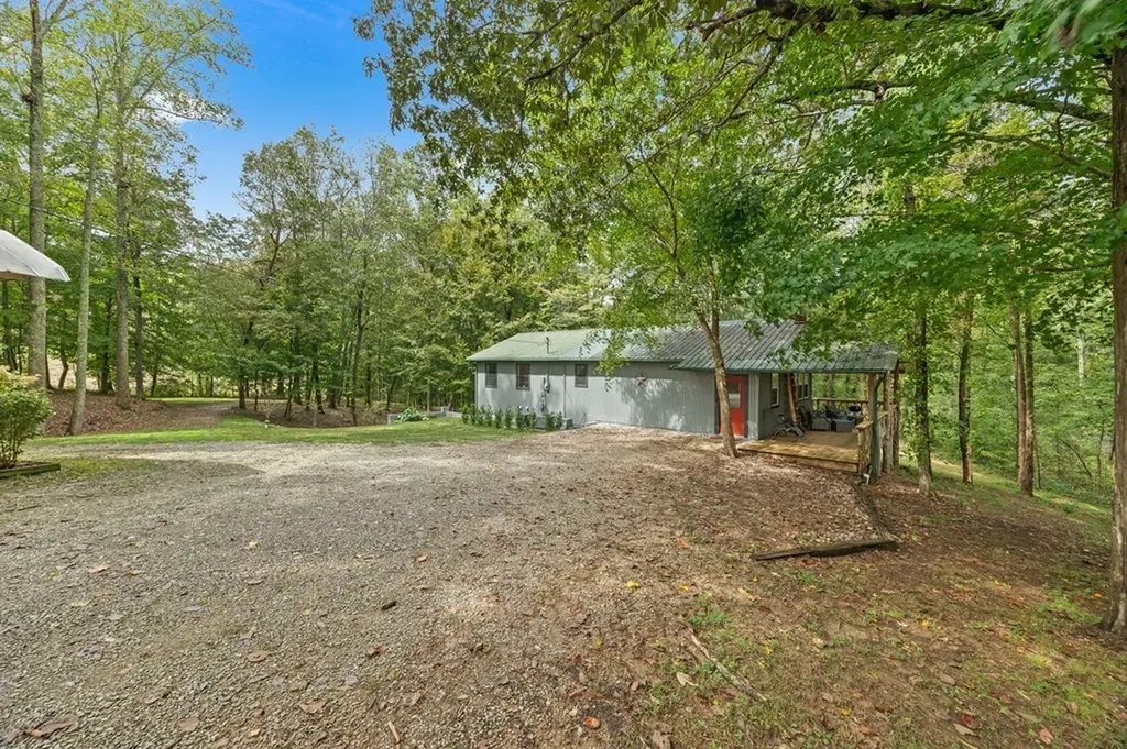 2543 S Bunker Hill Sparta TN 38583