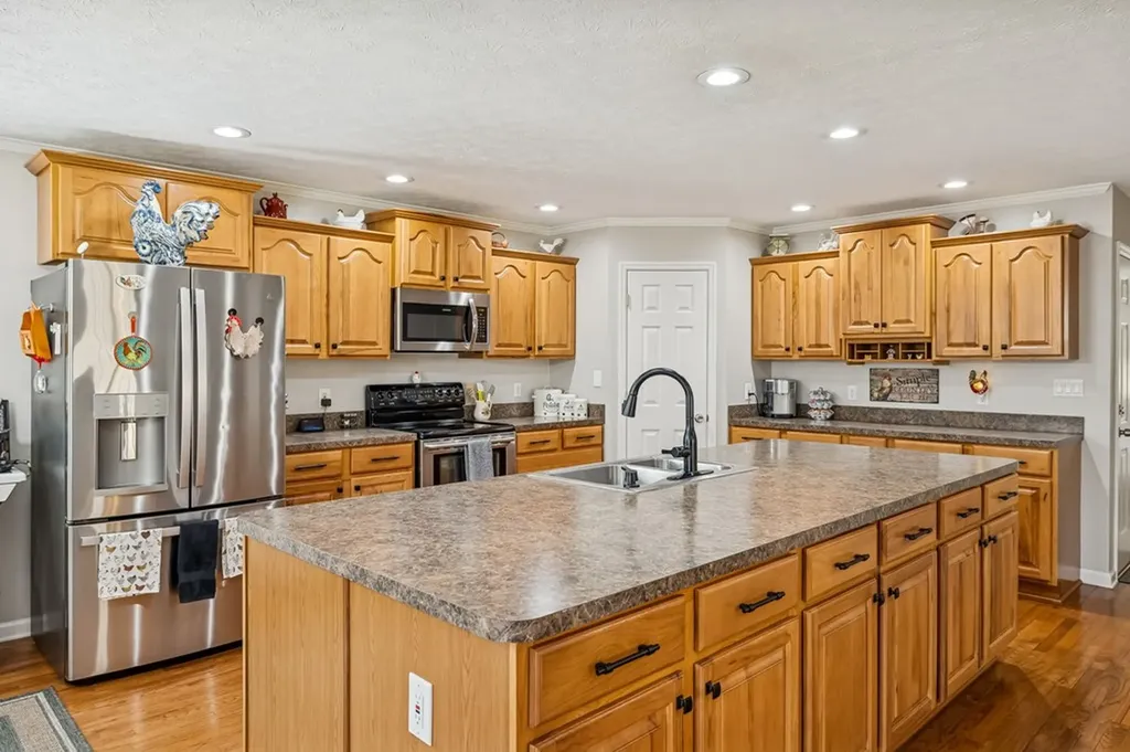 237 Grant Highway Gordonsville TN 38563