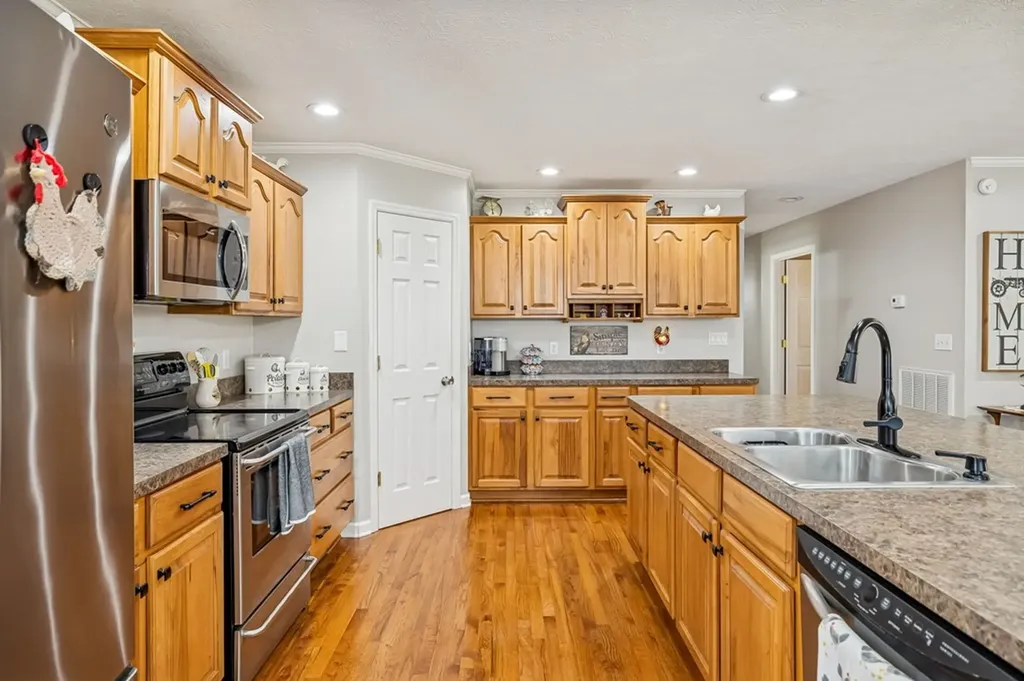 237 Grant Highway Gordonsville TN 38563