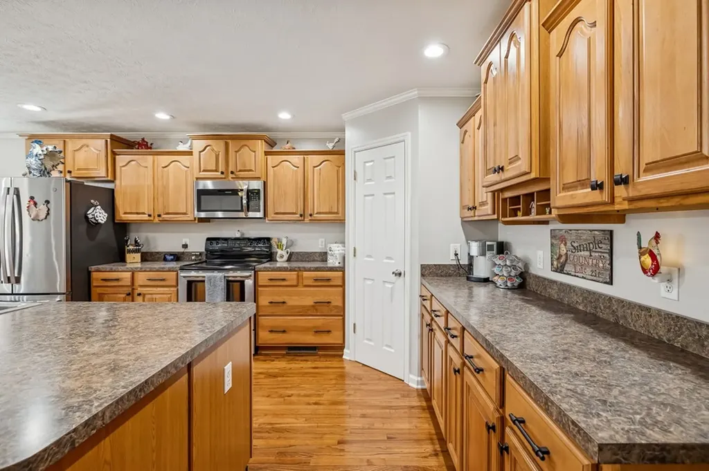 237 Grant Highway Gordonsville TN 38563