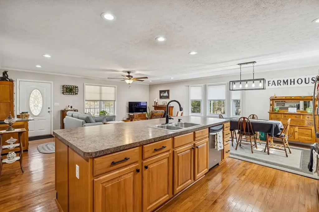 237 Grant Highway Gordonsville TN 38563