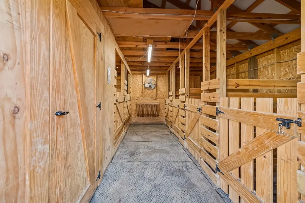 237 Grant Highway Gordonsville TN 38563