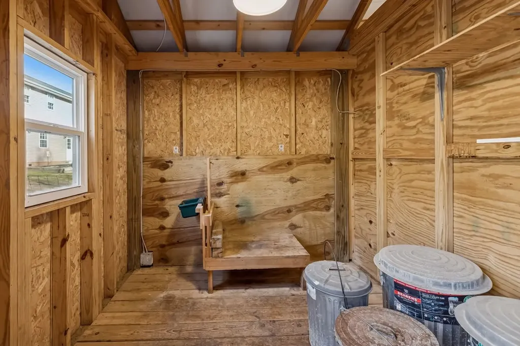 237 Grant Highway Gordonsville TN 38563