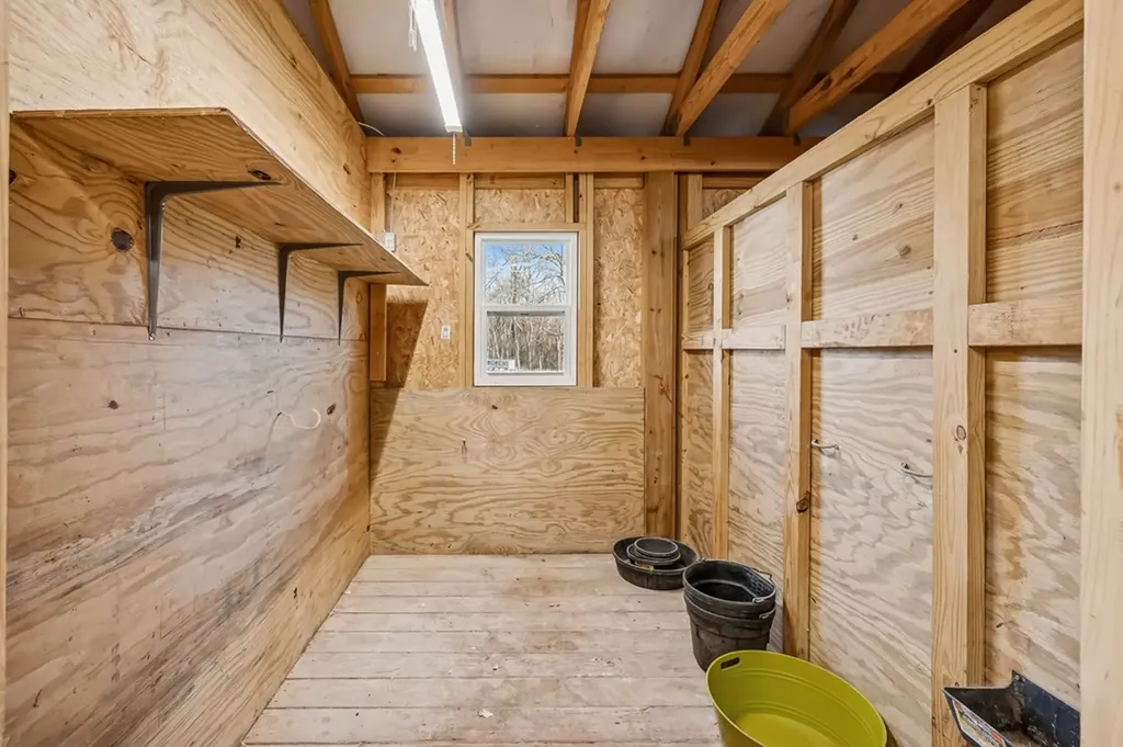 237 Grant Highway Gordonsville TN 38563