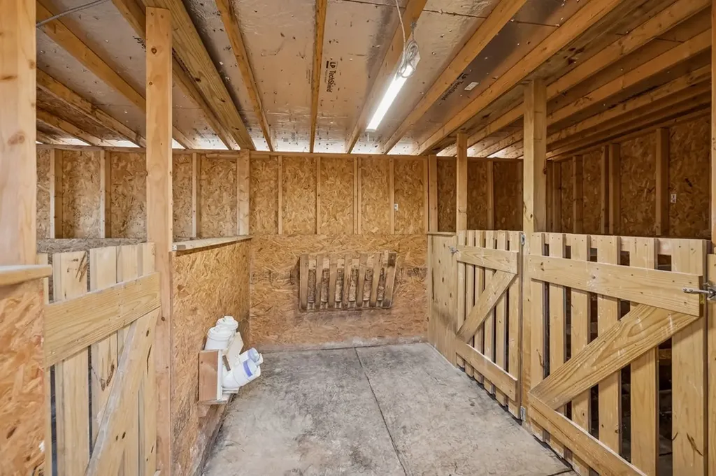 237 Grant Highway Gordonsville TN 38563