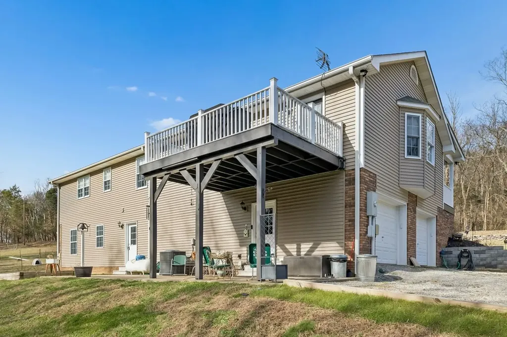 237 Grant Highway Gordonsville TN 38563