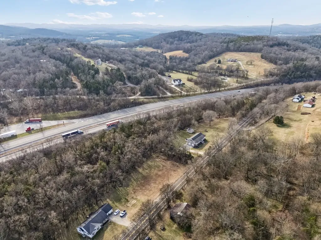 237 Grant Highway Gordonsville TN 38563