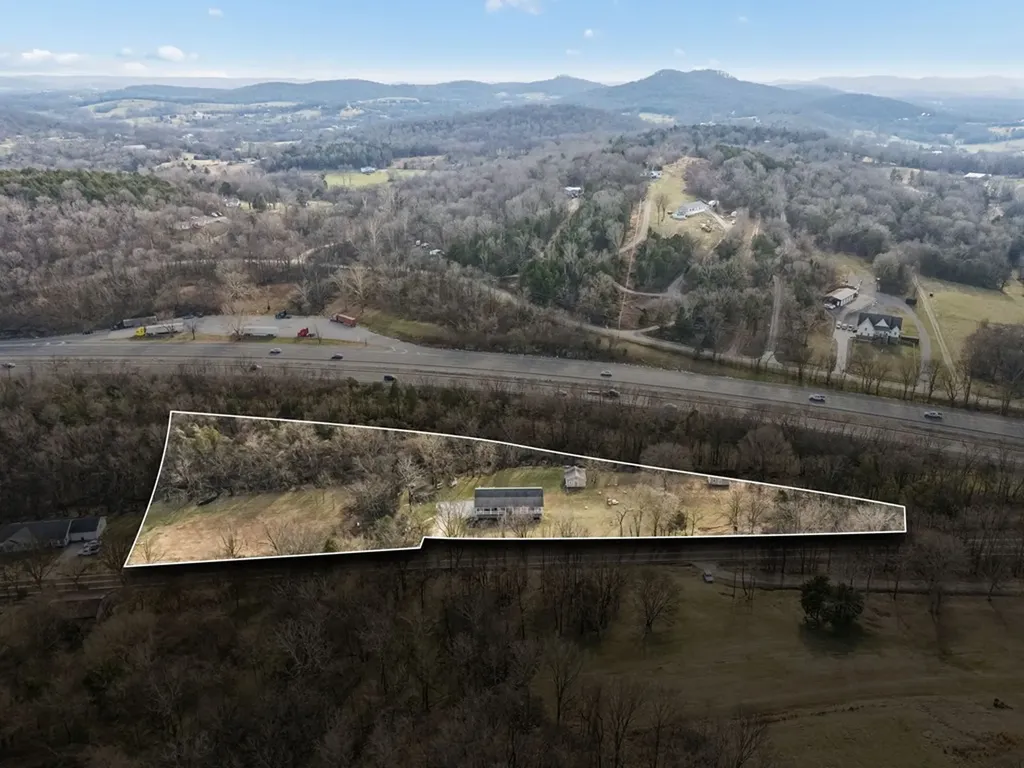 237 Grant Highway Gordonsville TN 38563