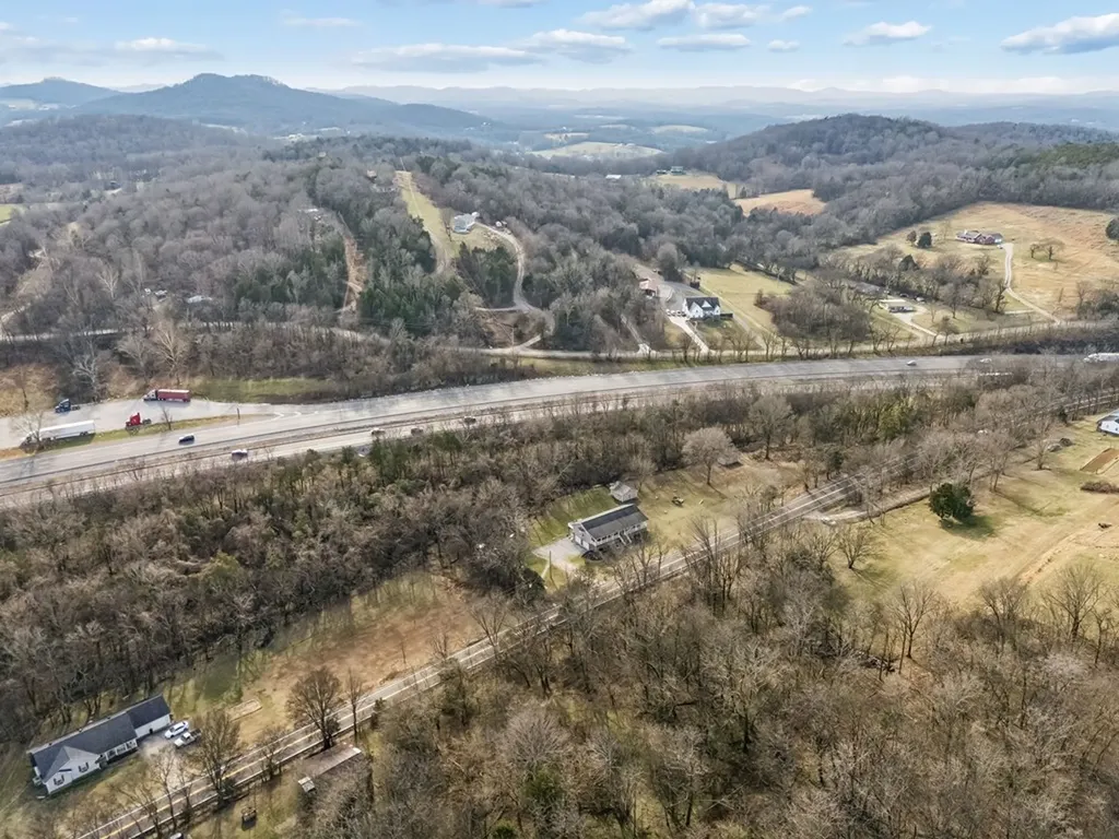 237 Grant Highway Gordonsville TN 38563