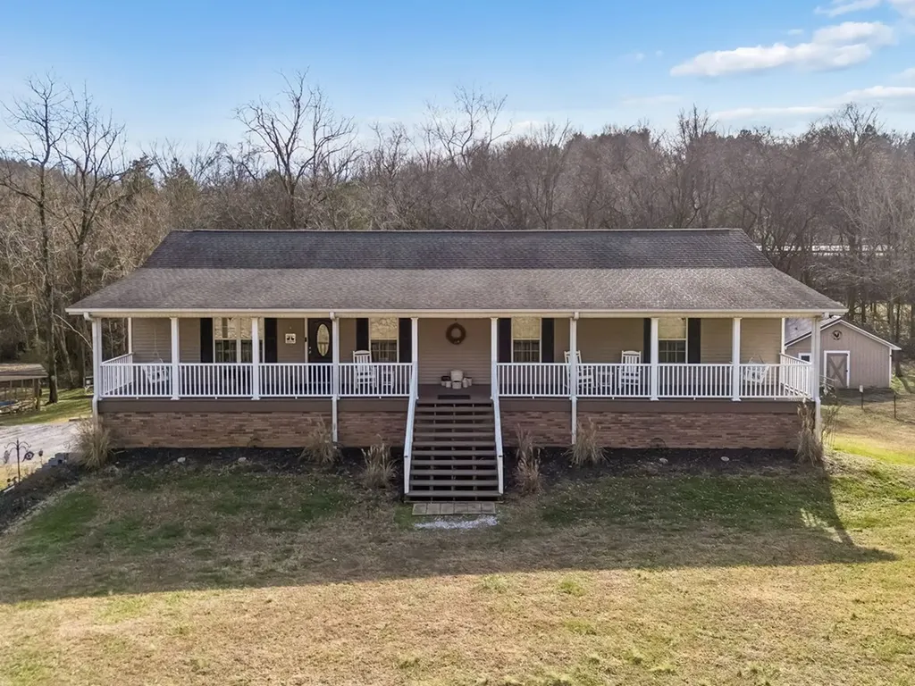 237 Grant Highway Gordonsville TN 38563