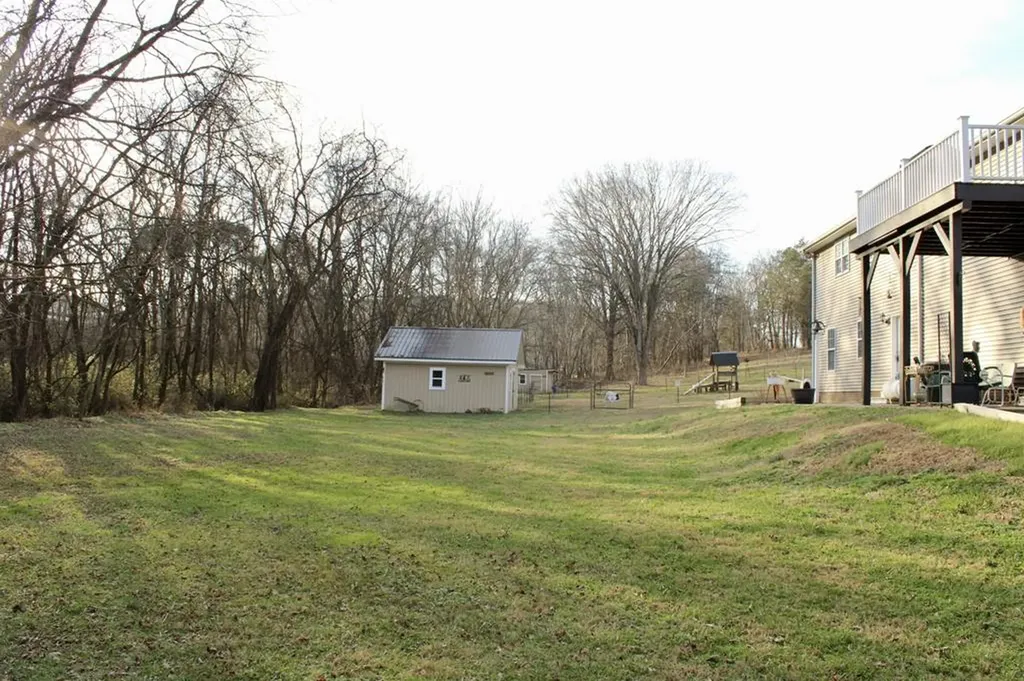 237 Grant Highway Gordonsville TN 38563