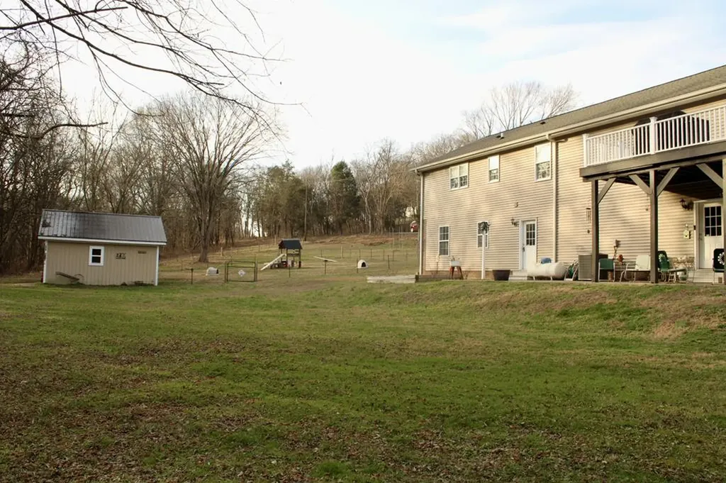 237 Grant Highway Gordonsville TN 38563