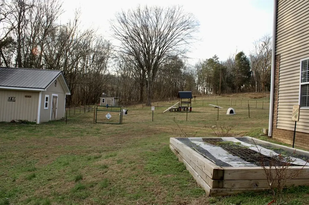 237 Grant Highway Gordonsville TN 38563