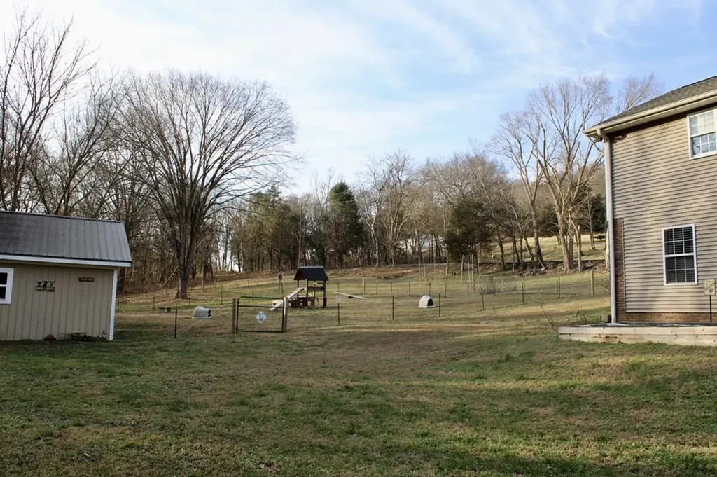 237 Grant Highway Gordonsville TN 38563