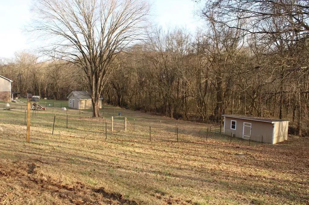 237 Grant Highway Gordonsville TN 38563