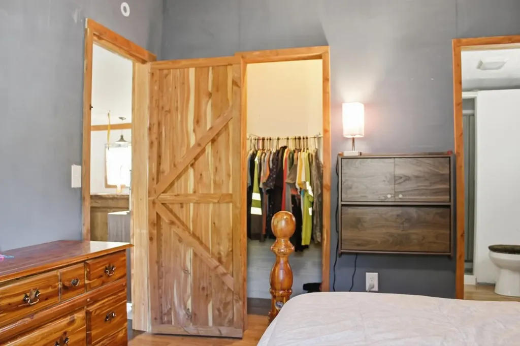 214 S Main Street Byrdstown TN 38549