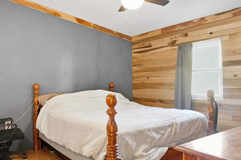 214 S Main Street Byrdstown TN 38549