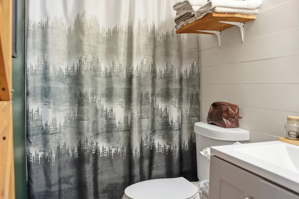 214 S Main Street Byrdstown TN 38549