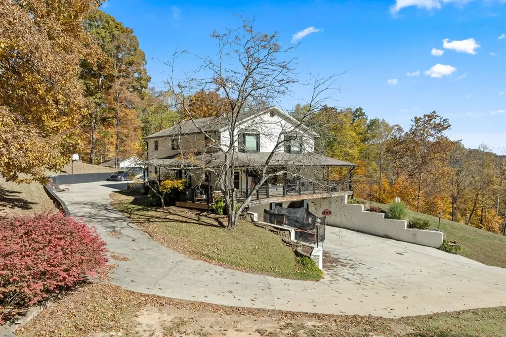 721 Valley Drive Livingston TN 38570