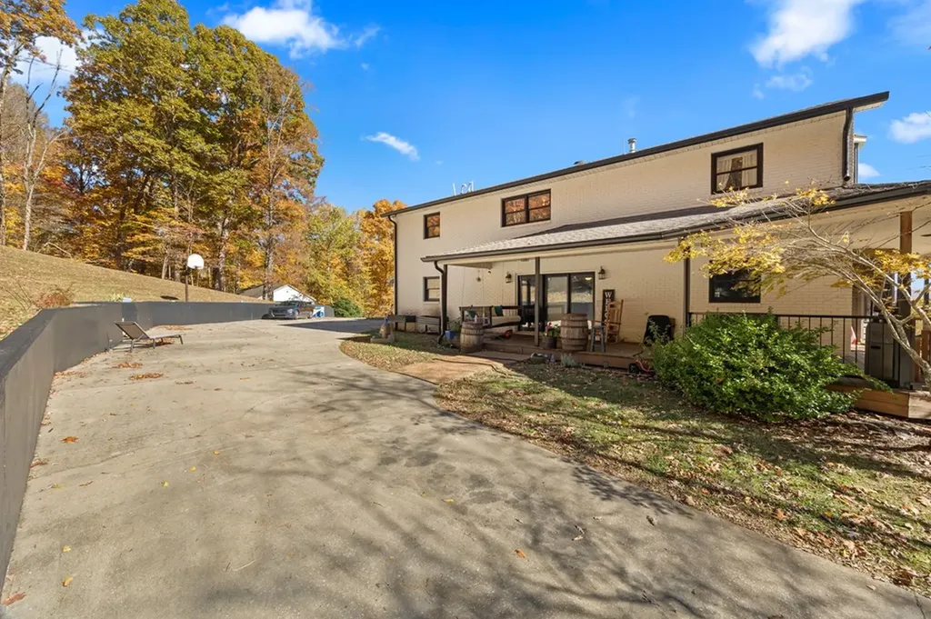 721 Valley Drive Livingston TN 38570