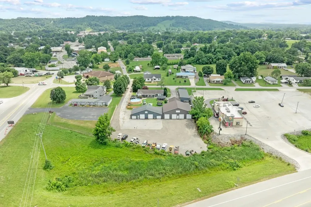 202 W 7th Street Livingston TN 38570