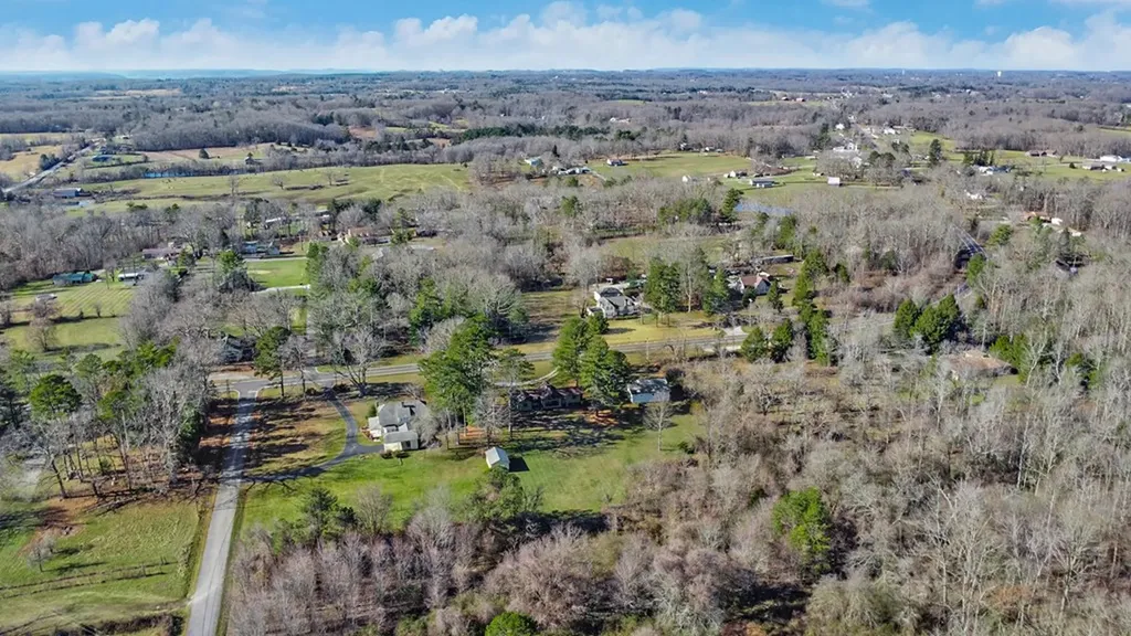 1651 Pennsylvania Jamestown TN 38556