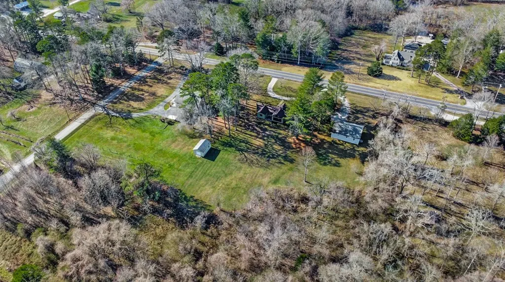 1651 Pennsylvania Jamestown TN 38556