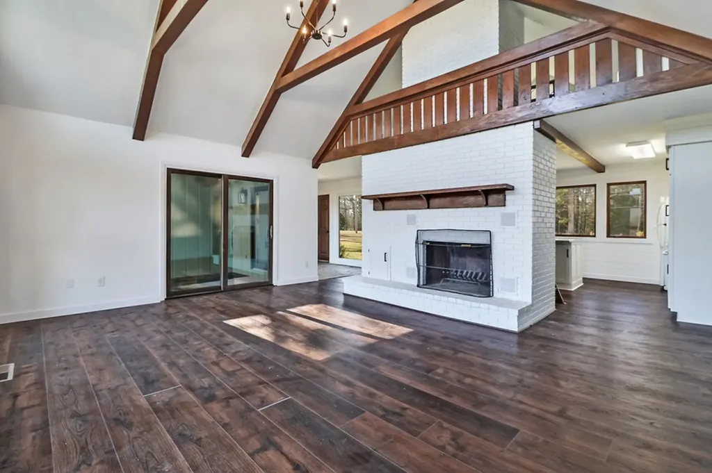 1651 Pennsylvania Jamestown TN 38556