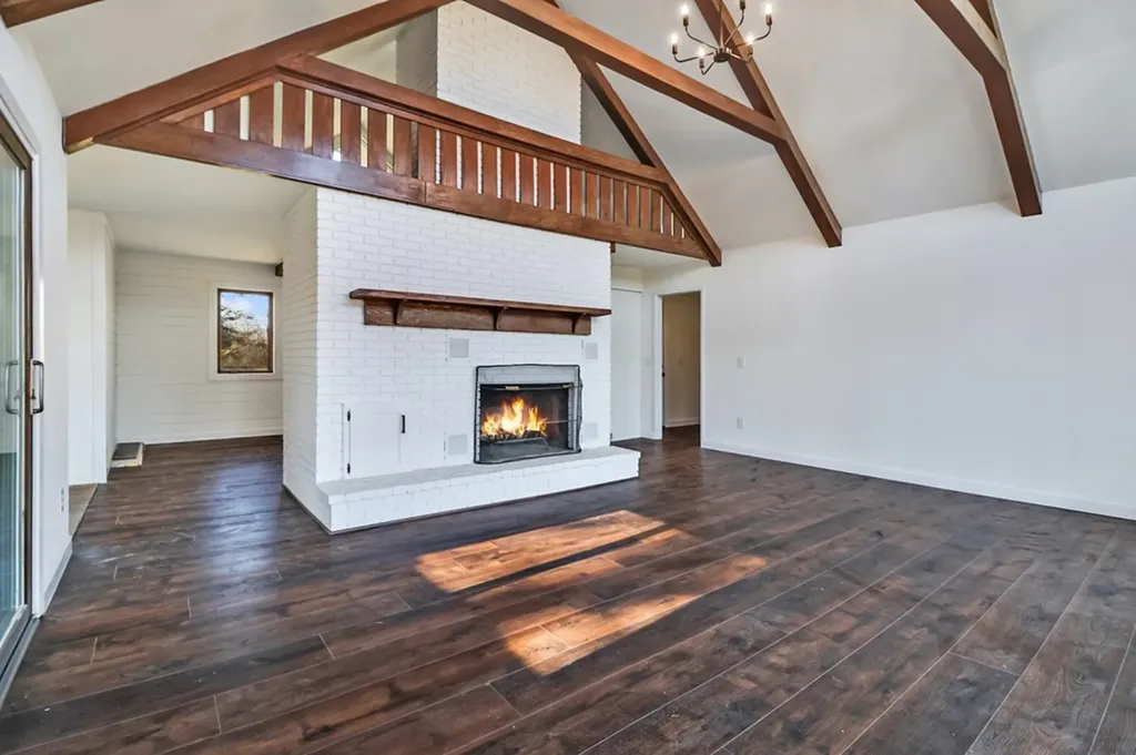 1651 Pennsylvania Jamestown TN 38556