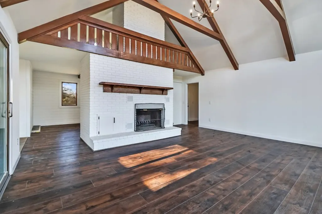 1651 Pennsylvania Jamestown TN 38556