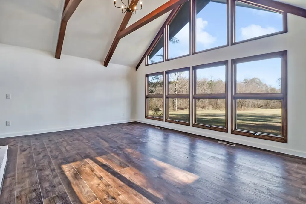 1651 Pennsylvania Jamestown TN 38556