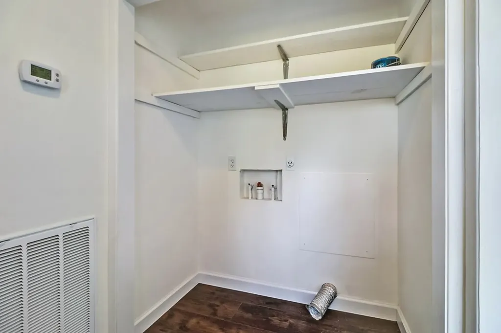 1651 Pennsylvania Jamestown TN 38556