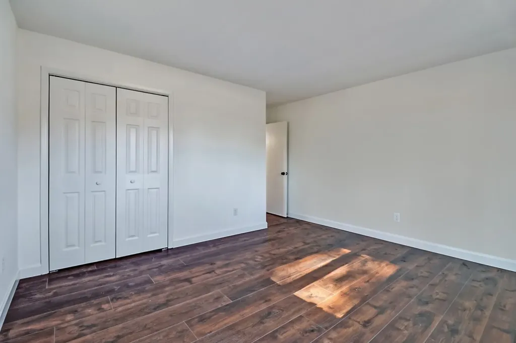 1651 Pennsylvania Jamestown TN 38556