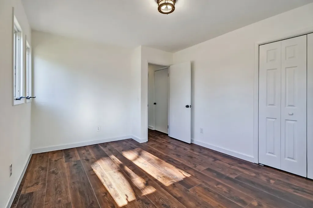 1651 Pennsylvania Jamestown TN 38556