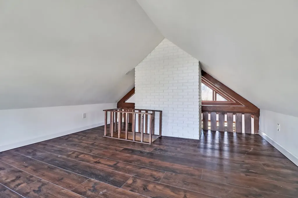 1651 Pennsylvania Jamestown TN 38556