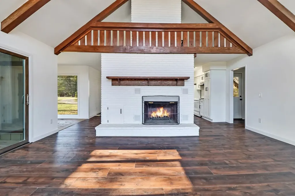 1651 Pennsylvania Jamestown TN 38556