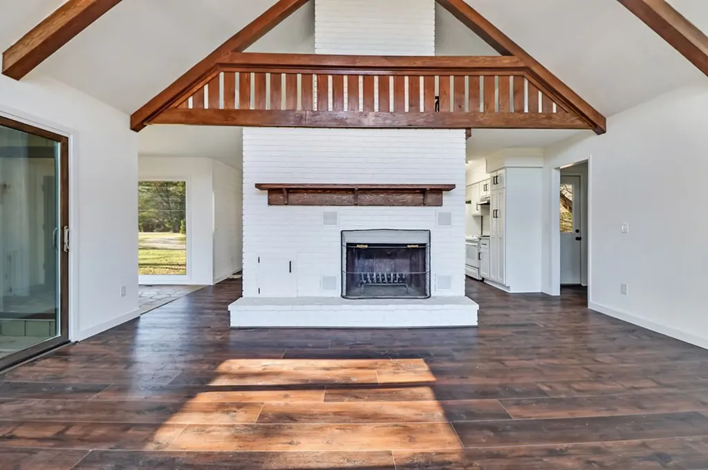 1651 Pennsylvania Jamestown TN 38556