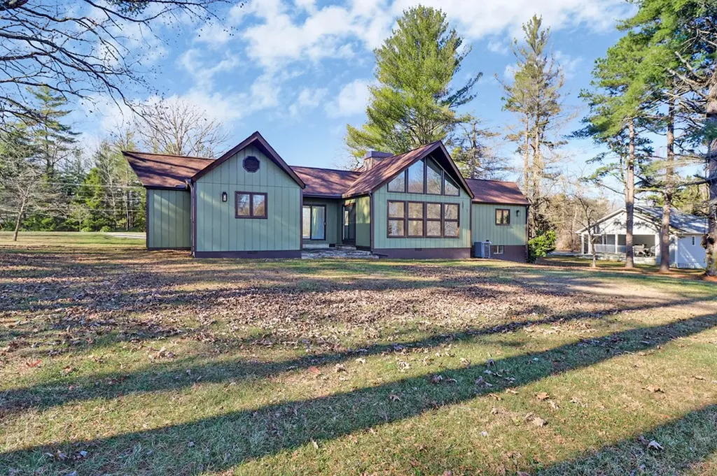 1651 Pennsylvania Jamestown TN 38556